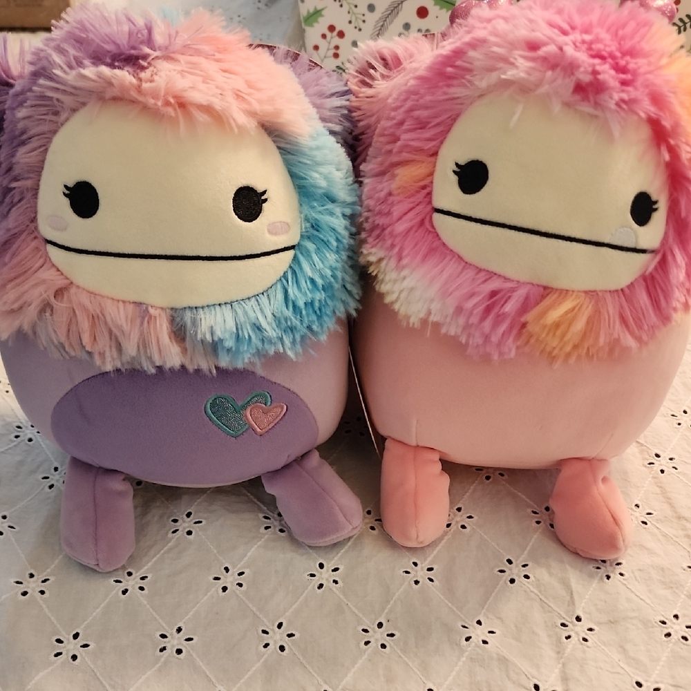 Squishmallows 8inch Caparinne the Bigfoot + 8inch Eden the Bigfoot